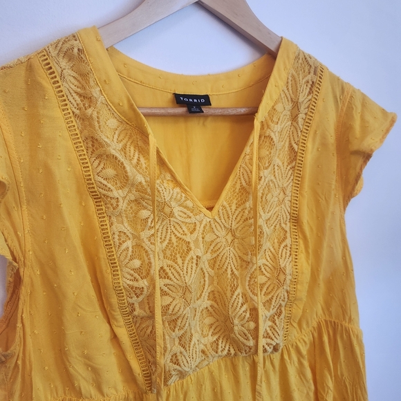 torrid Tops - Torrid Chiffon Swiss Dot Crochet Inset Tie-Front Top sz 2x